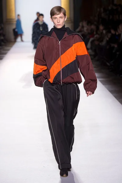 Look 62